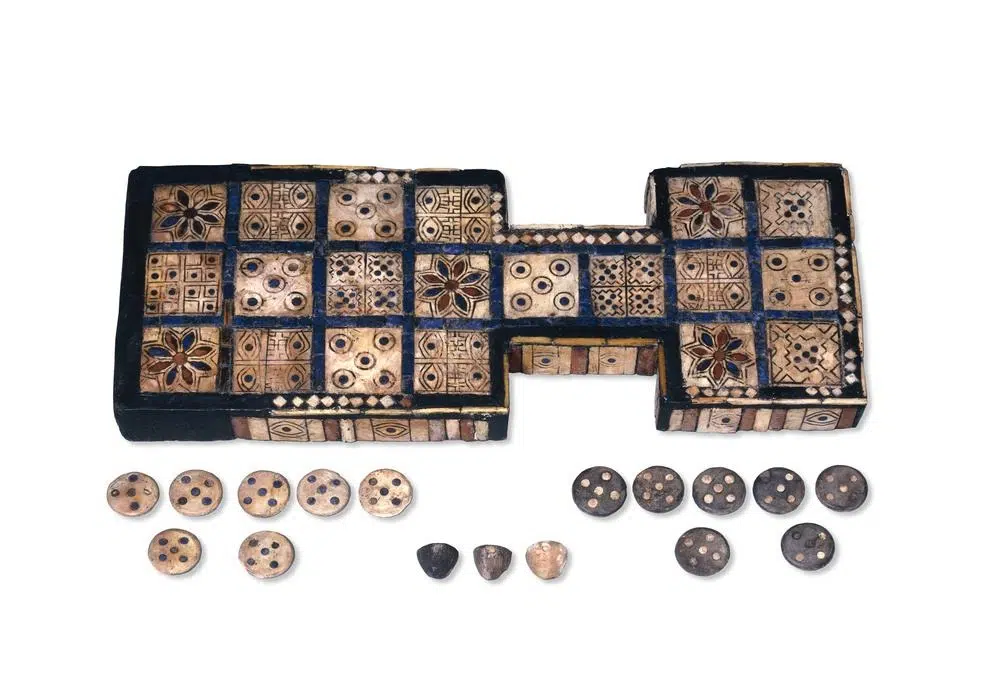 بازی سلطنتی یور قدیمی ترین بازی رومیزی (بردگیم) قابل انجام جهان The Royal Game of Ur